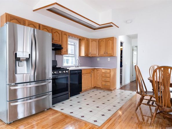 6 Beech Place 6, Bronx NY 10465