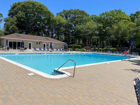 2300 Fox Hill Drive 1101, Baiting Hollow NY 11933