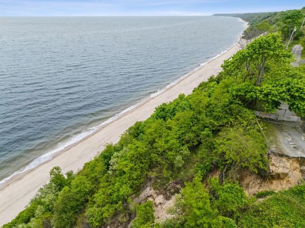 91 Soundview Drive, Rocky Point NY 11778