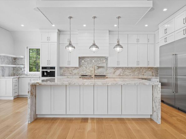 8 Ashwood Court, Southampton NY 11968