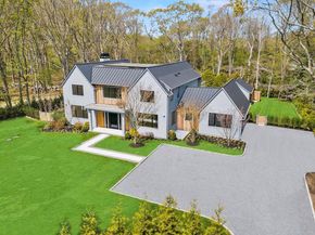 8 Ashwood Court, Southampton NY 11968