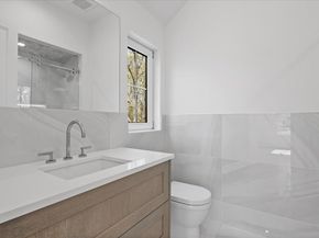8 Ashwood Court, Southampton NY 11968