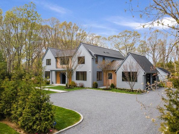 8 Ashwood Court, Southampton NY 11968