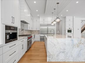 8 Ashwood Court, Southampton NY 11968