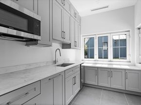 8 Ashwood Court, Southampton NY 11968