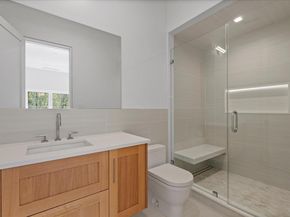 8 Ashwood Court, Southampton NY 11968