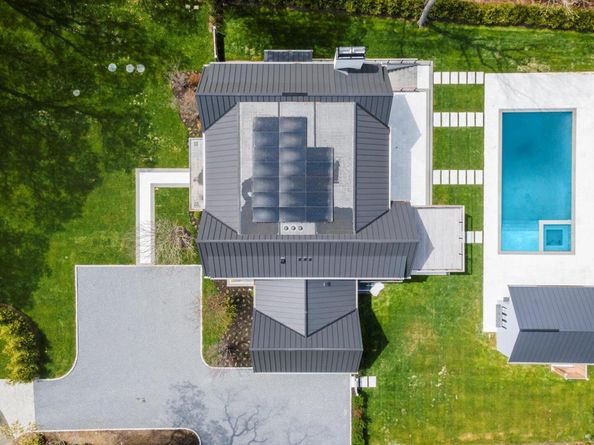 8 Ashwood Court, Southampton NY 11968
