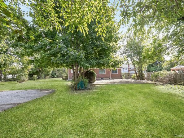 104 Grohmans Lane, Plainview NY 11803