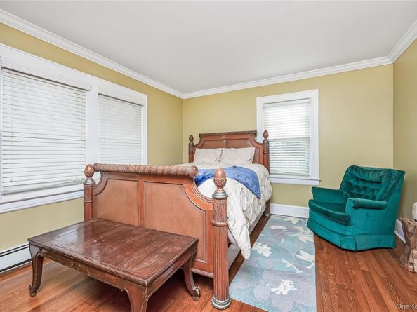 104 Grohmans Lane, Plainview NY 11803