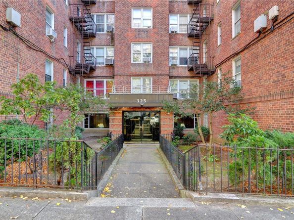 325 E 201st 6E, Bronx NY 10458