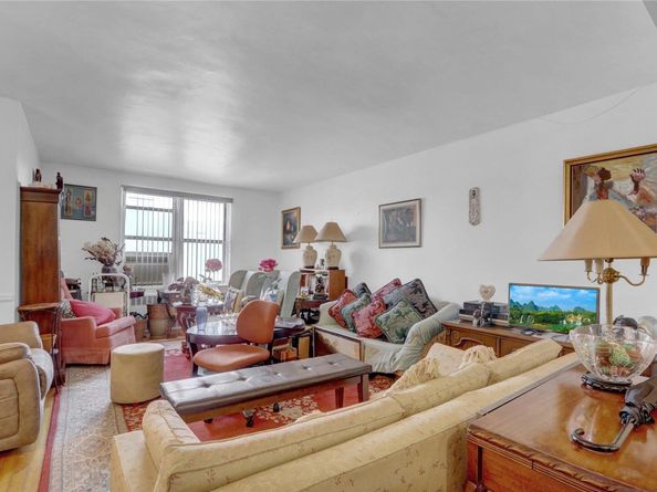 325 E 201st 6E, Bronx NY 10458