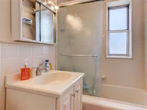 325 E 201st 6E, Bronx NY 10458