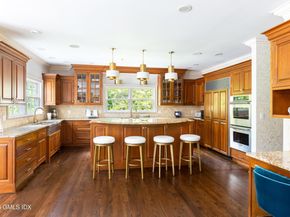 20 Oak Street, Greenwich CT 06831