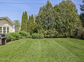 93 Summit Road, Riverside CT 06878