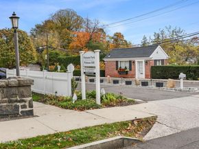 4 Putnam Hill 3G, Greenwich CT 06830