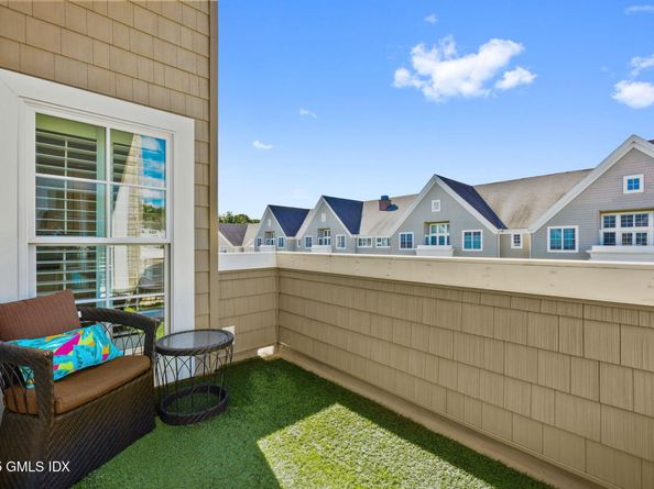 77 Havemeyer Lane 420, Stamford CT 06902