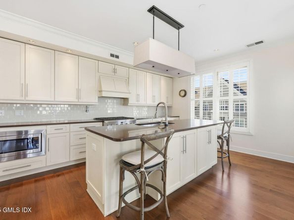 77 Havemeyer Lane 420, Stamford CT 06902