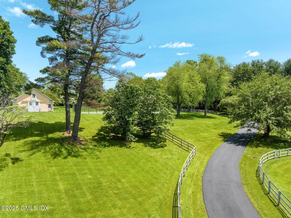 577 Round Hill Road, Greenwich CT 06830