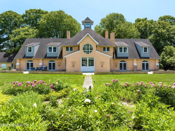 577 Round Hill Road, Greenwich CT 06830