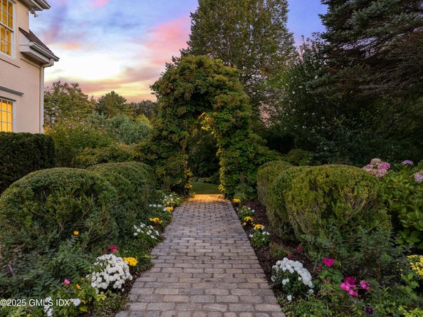 15 Andrews Farm Road, Greenwich CT 06831