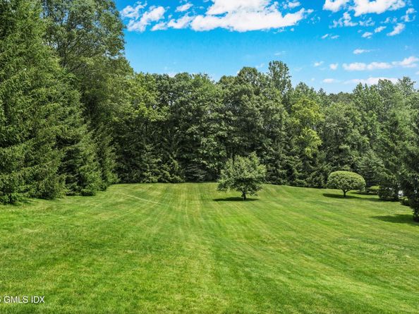 62 Summersweet Lane, New Canaan CT 06840