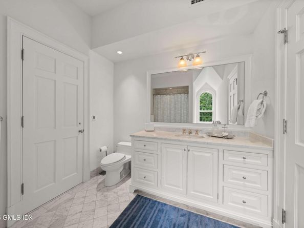 62 Summersweet Lane, New Canaan CT 06840