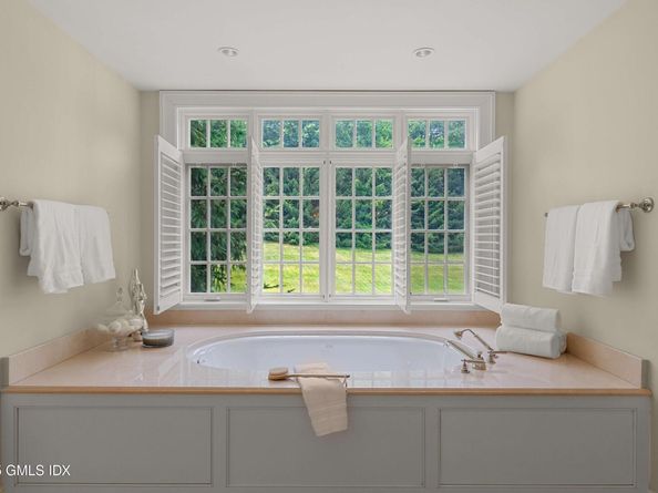 62 Summersweet Lane, New Canaan CT 06840