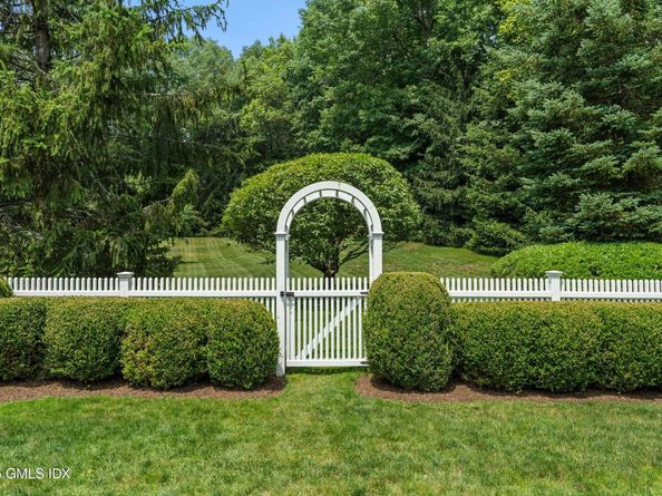 62 Summersweet Lane, New Canaan CT 06840