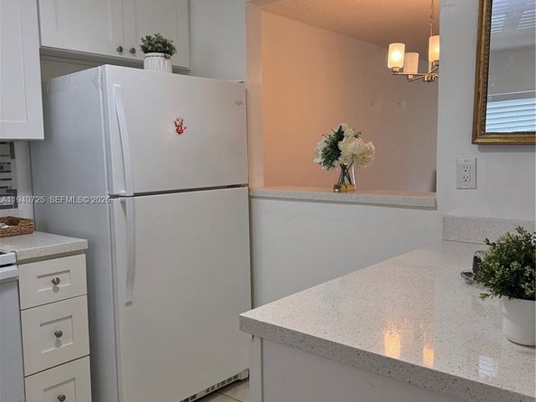 9540 Sunrise Lakes Boulevard 208, Sunrise FL 33322