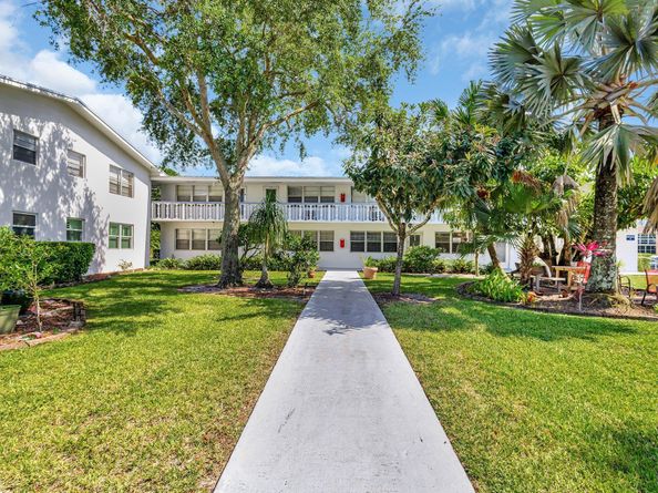 398 Sheffield Q, West Palm Beach FL 33417