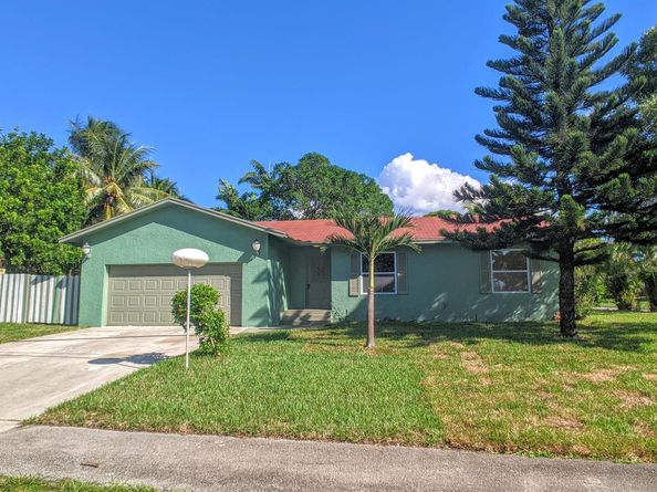 2888 S Seacrest Boulevard, Boynton Beach FL 33435