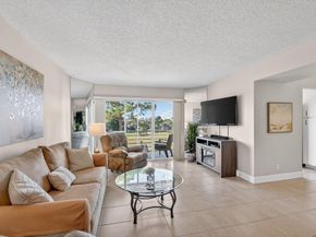 3871 Via Poinciana 403, Lake Worth FL 33467