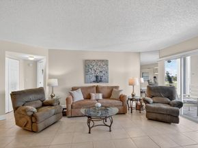 3871 Via Poinciana 403, Lake Worth FL 33467