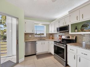 3871 Via Poinciana 403, Lake Worth FL 33467