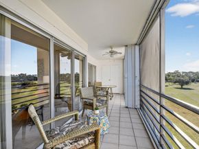 3871 Via Poinciana 403, Lake Worth FL 33467