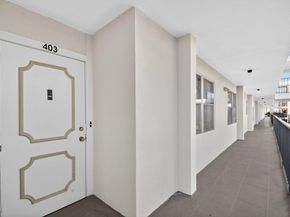 3871 Via Poinciana 403, Lake Worth FL 33467