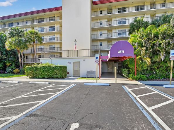 3871 Via Poinciana 403, Lake Worth FL 33467