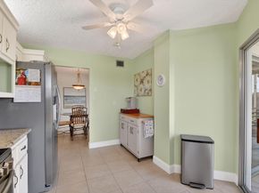 3871 Via Poinciana 403, Lake Worth FL 33467