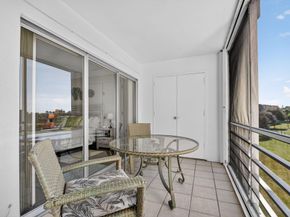 3871 Via Poinciana 403, Lake Worth FL 33467