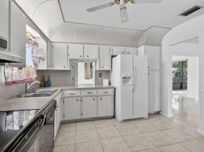 121 NW 77th Way, Pembroke Pines FL 33024