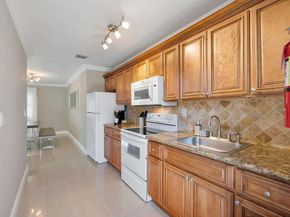 1039 N Victoria Park Road 13, Fort Lauderdale FL 33304