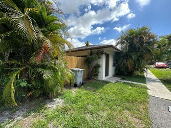 3006 NW 4th Ter