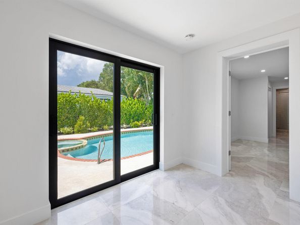 1023 S Palmway, Lake Worth Beach FL 33460