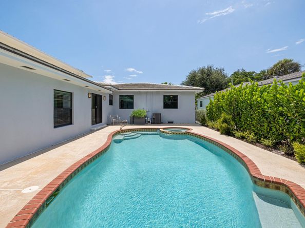 1023 S Palmway, Lake Worth Beach FL 33460