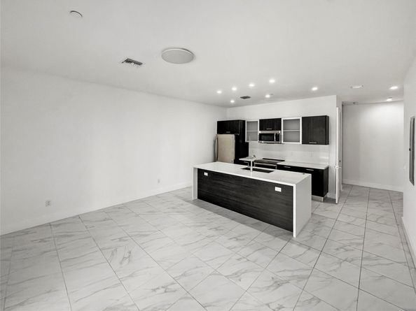 1044 NE 18th Ave 203, Fort Lauderdale FL 33309