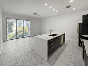 1044 NE 18th Ave 203, Fort Lauderdale FL 33309