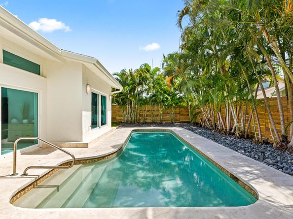 3307 NW 28th Terrace, Boca Raton FL 33434