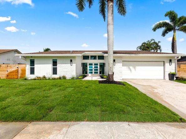 3307 NW 28th Terrace, Boca Raton FL 33434