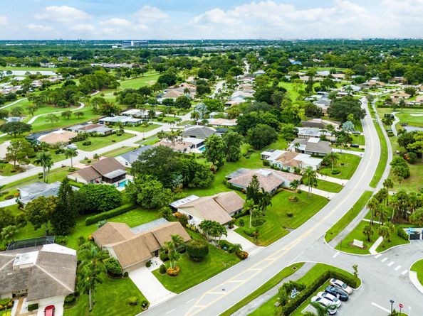 13692 Crosspointe Drive, Palm Beach Gardens FL 33418
