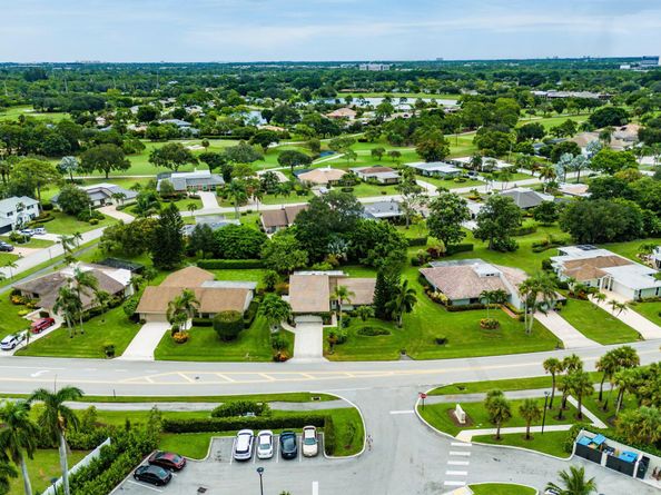 13692 Crosspointe Drive, Palm Beach Gardens FL 33418
